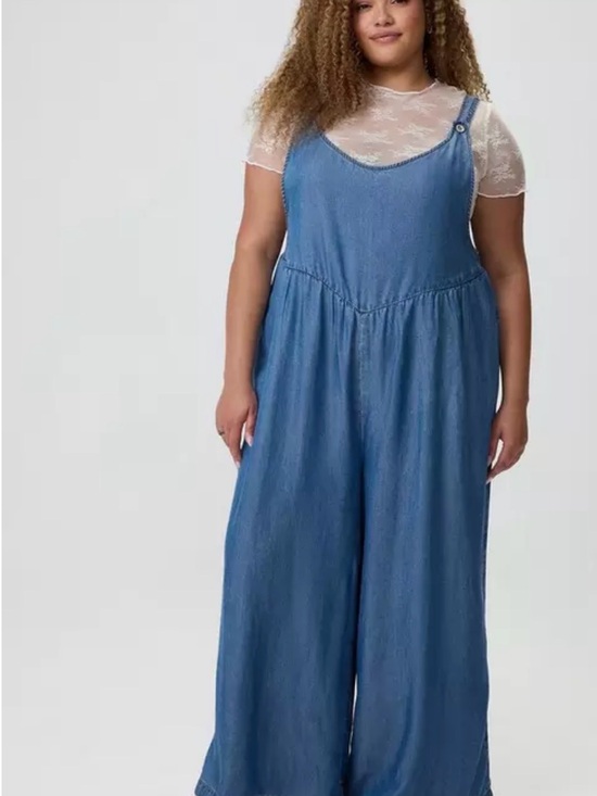 torrid Pants - NWOT TORRID Wide-Leg Lightweight Denim Overall SIZE 3